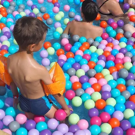 Centrum Zdrowia I Wypoczynku Jantar ロッジ *