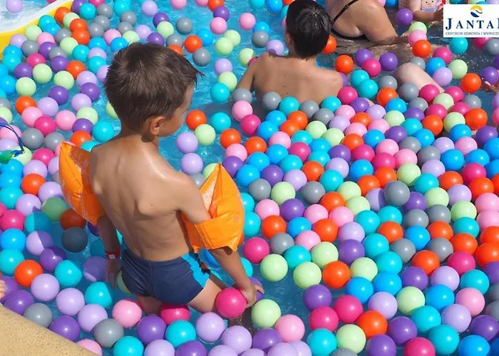 Centrum Zdrowia I Wypoczynku Jantar 롯지 *